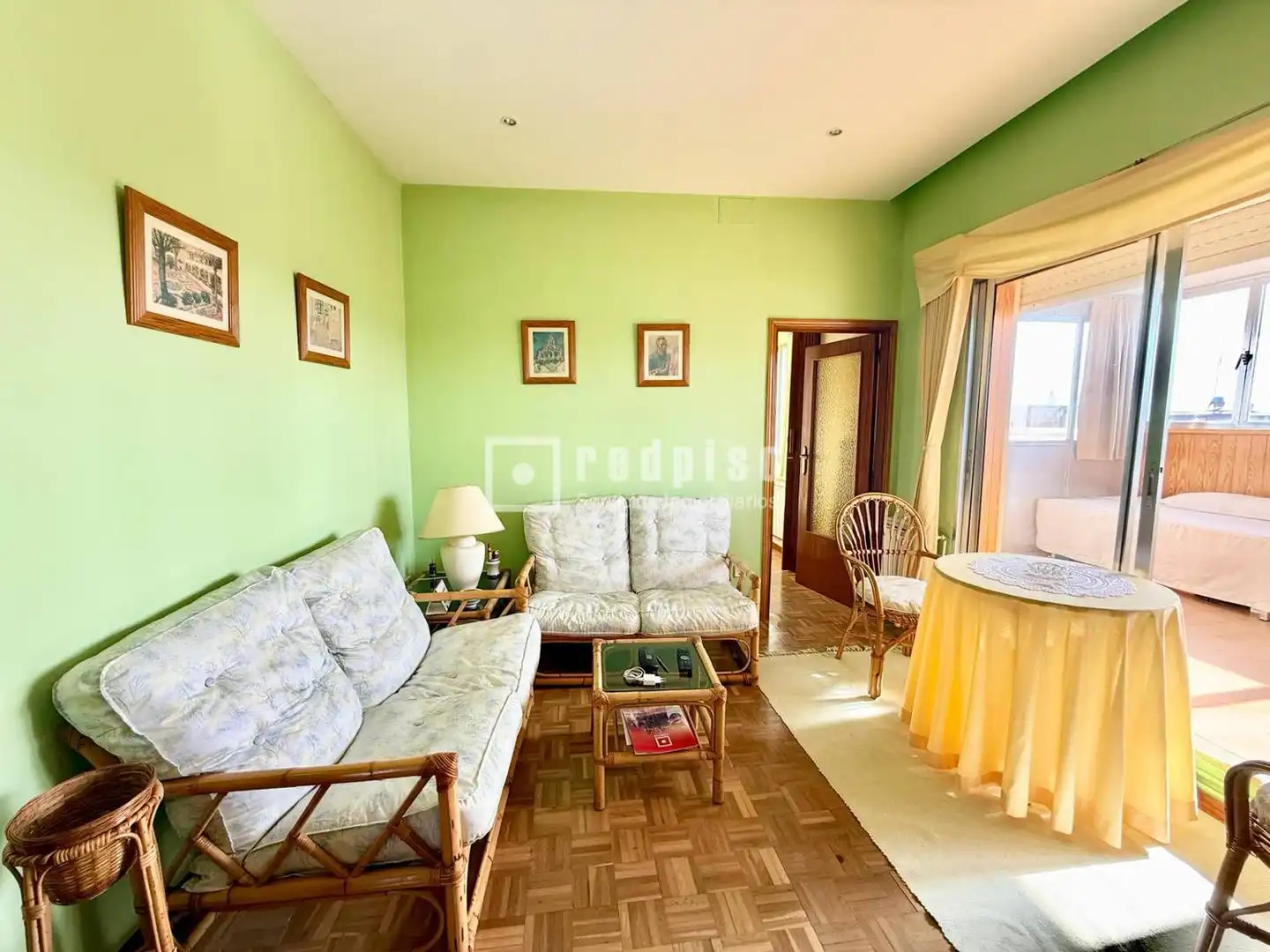 Sala d'estar de Pis en venda en Madrid amb Aire condicionat i Terrassa