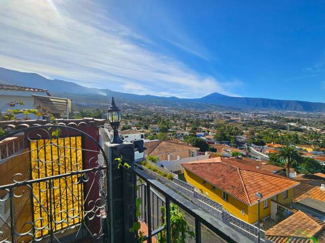 Casa-chalet en Venta en Calle De Alemania en Las Cuevas - Los Gómez