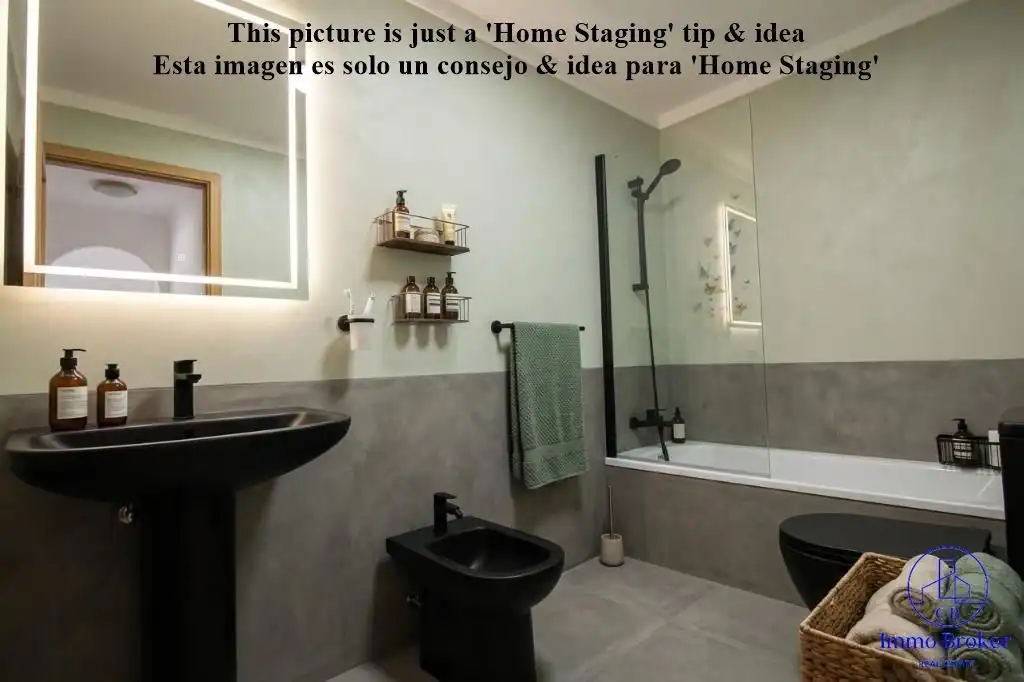 Baño de Piso en venta en Adeje con Amueblado y Piscina comunitaria