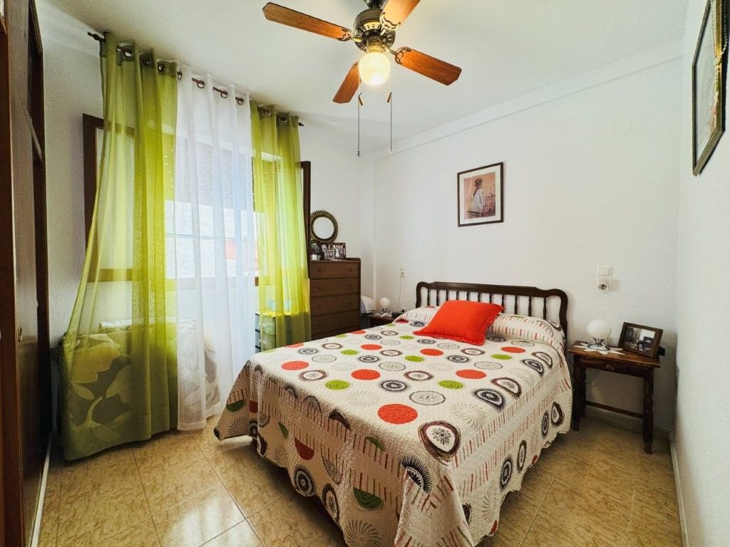 Habitación de Piso en venta en Torrevieja con Amueblado