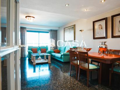 Living room of Flat for sale in  Valencia Capital  with Air Conditioner and Balcony