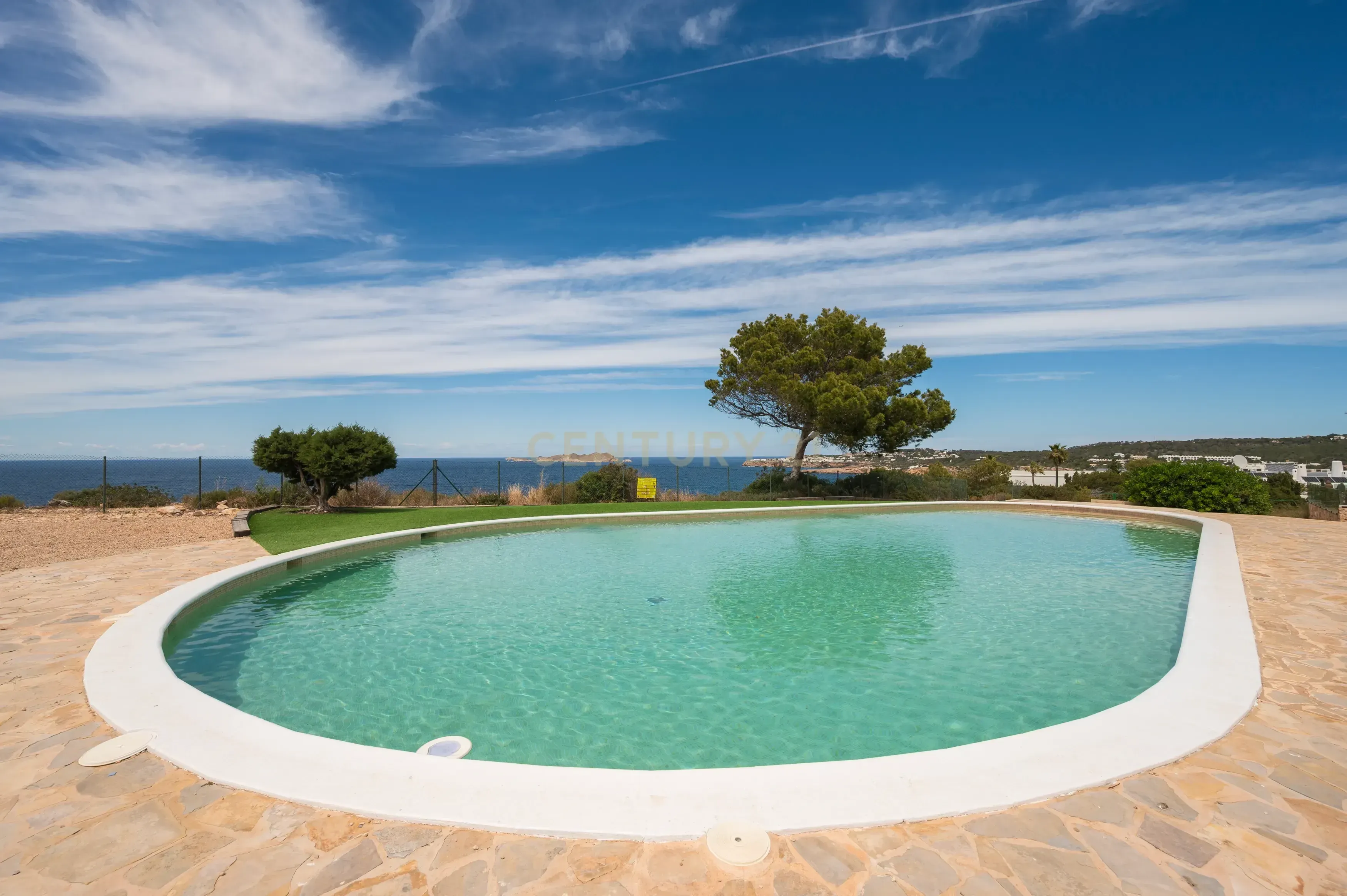 Piscina de Pis en venda en Sant Josep de sa Talaia amb Aire condicionat i Terrassa