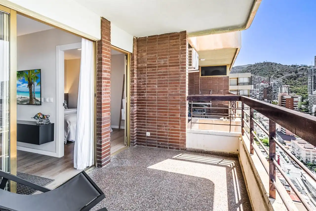 Terrassa de Pis en venda en Benidorm amb Piscina i Moblat