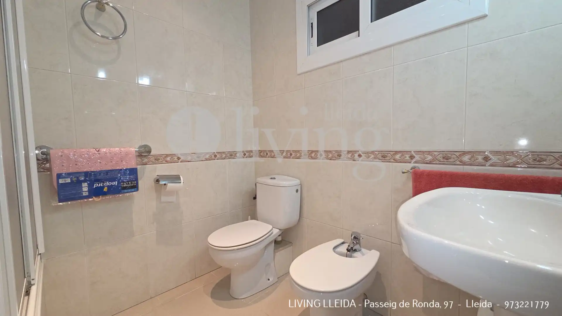 Bathroom of Flat for sale in Lleida  with Air Conditioner, Heating and Furnished