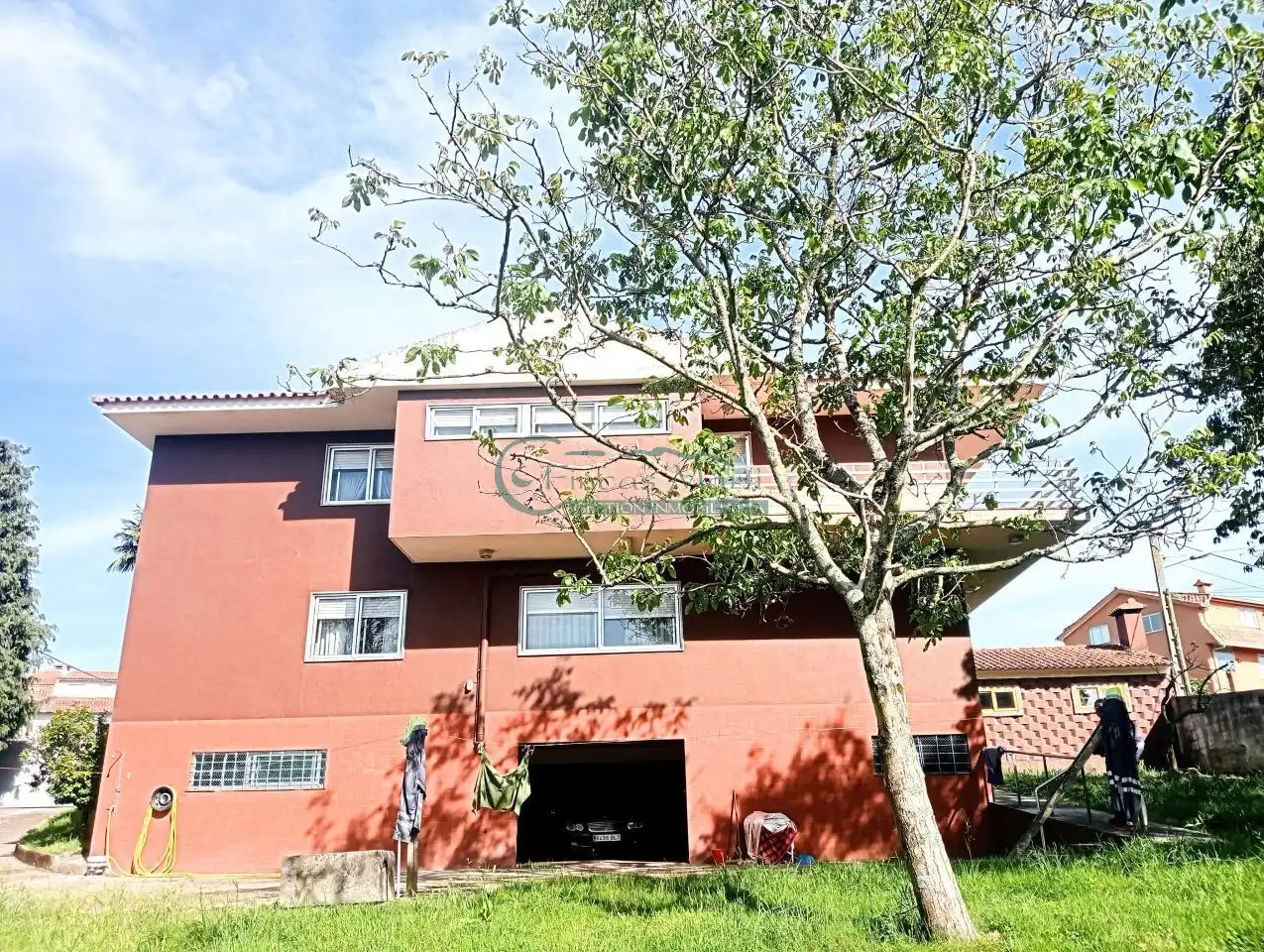 Vista exterior de Casa o chalet en venta en Vigo  con Calefacción, Jardín privado y Terraza