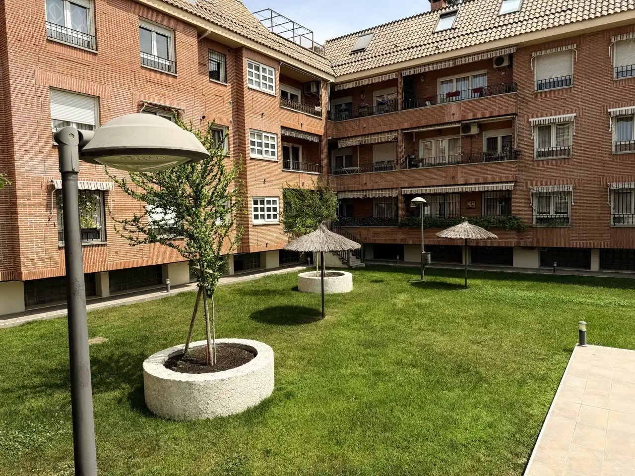 Außenansicht von Wohnung zur Miete in Pozuelo de Alarcón mit Klimaanlage, Heizung und Parkett