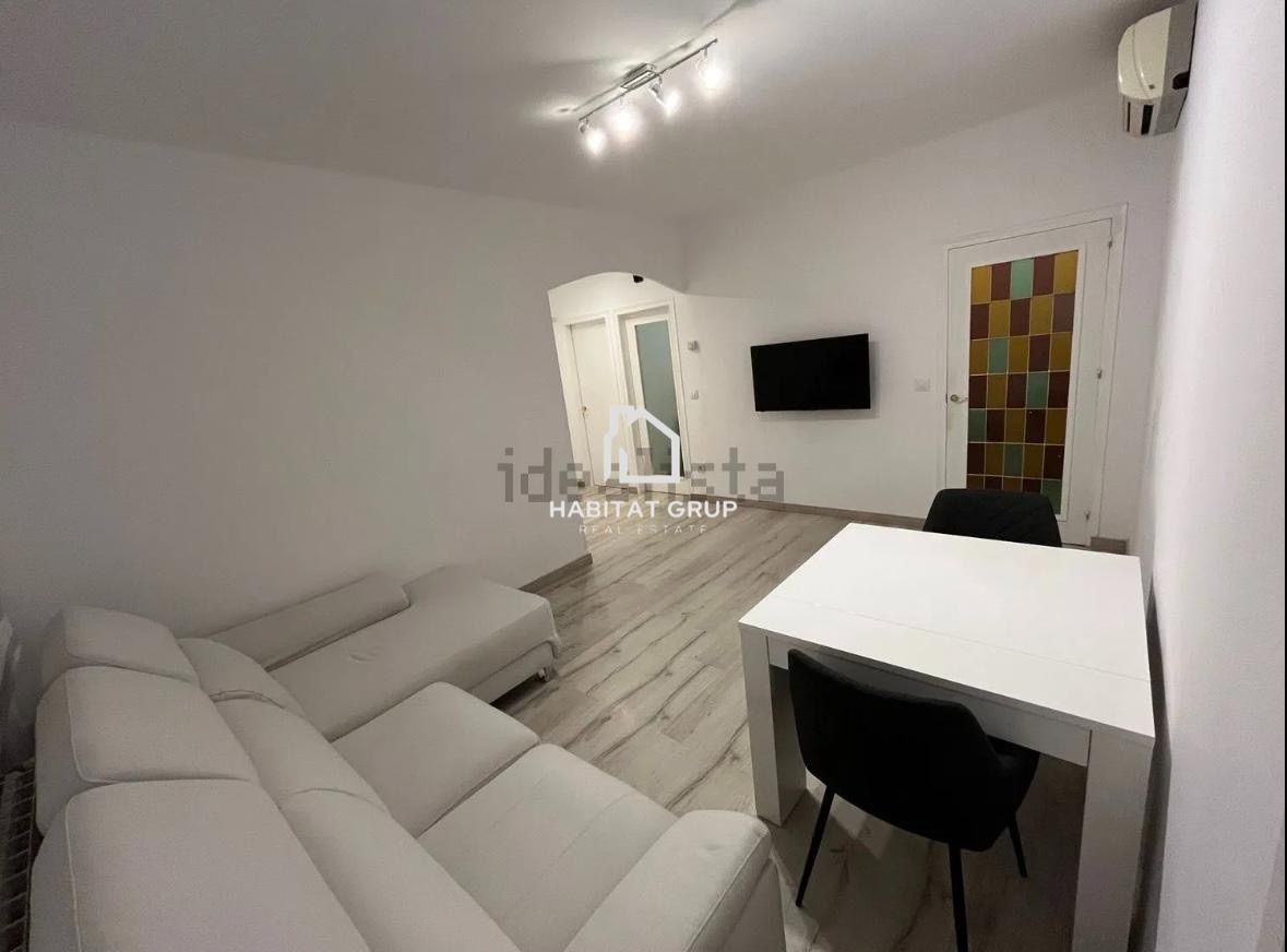 Living room of Flat for sale in Salt  with Air Conditioner and Heating