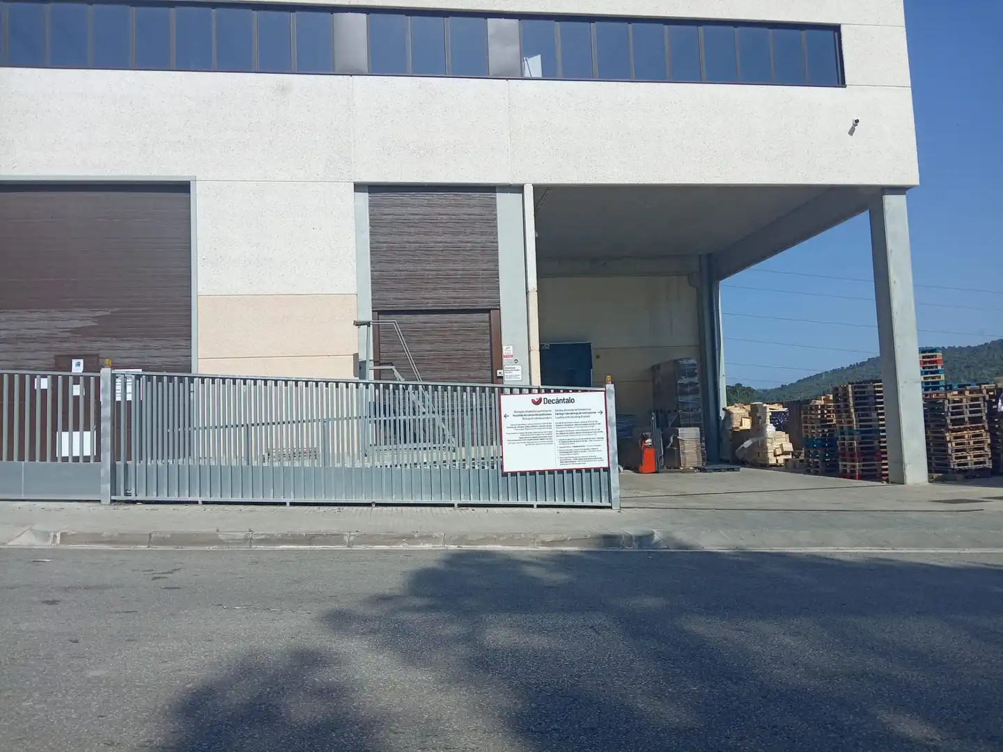 Exterior view of Industrial buildings for sale in Rubí