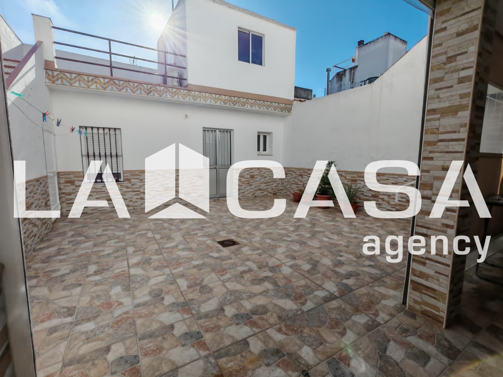 Vista exterior de Planta baixa en venda en Dos Hermanas amb Aire condicionat, Terrassa i Traster