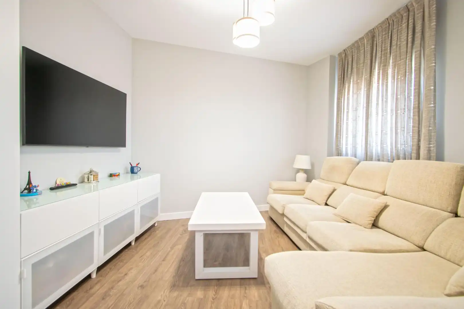 Living room of Flat for sale in Este - Alcosa- Torreblanca