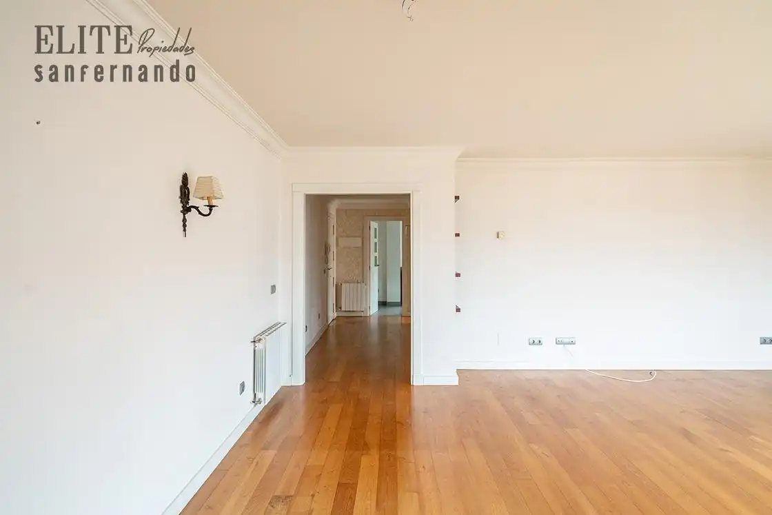 Sala de estar de Piso en venta en Santander con Calefacción, Jardín privado y Parquet