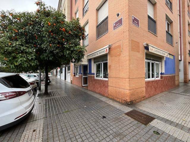 Local comercial en Venta en  TERESA DE CALCUTA, 1 en Tablero Bajo - Arruzafilla