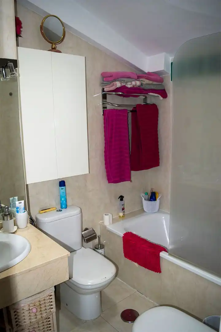 Baño de Dúplex en venta en Marbella con Aire acondicionado, Terraza y Trastero