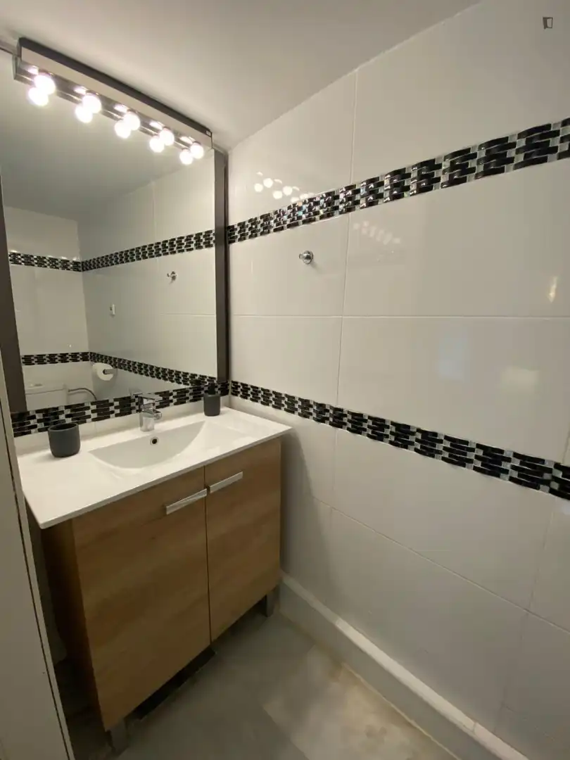 Baño de Estudio de alquiler en Madrid con Aire acondicionado, Calefacción y Amueblado