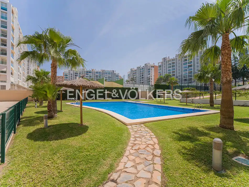 Piscina de Àtic en venda en Alicante / Alacant amb Aire condicionat, Calefacció i Terrassa