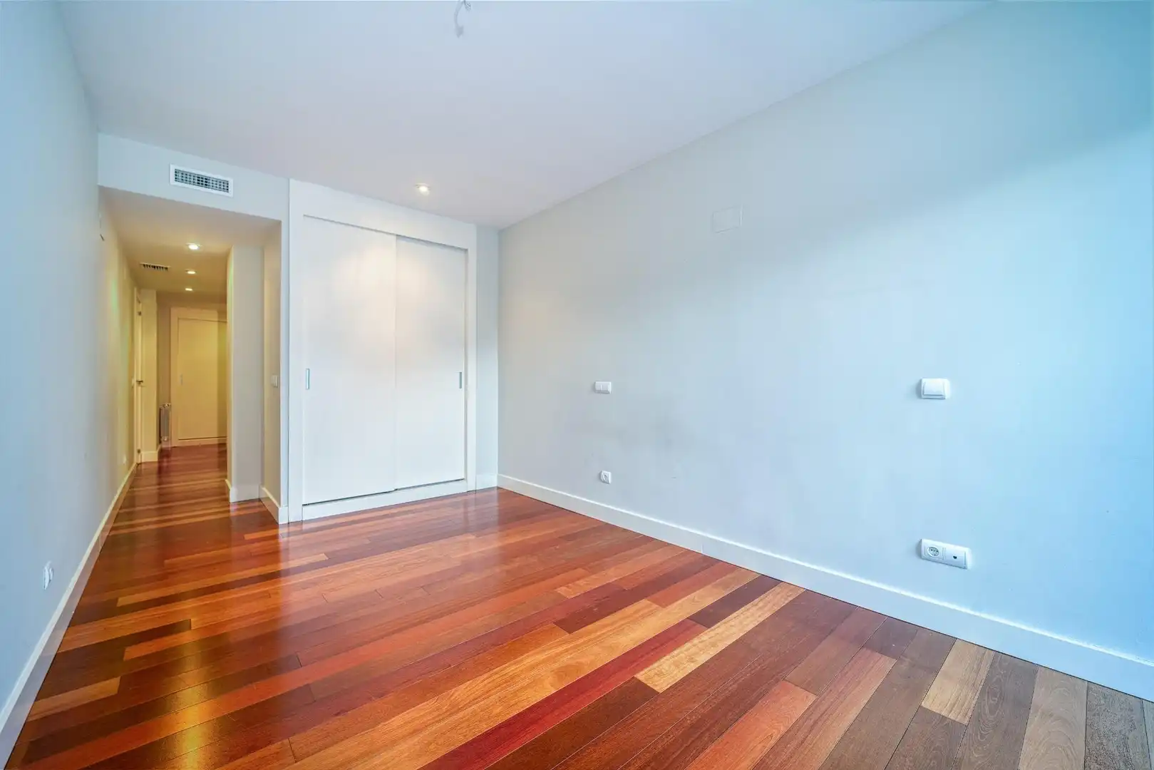 Habitación de Planta baja de alquiler en Majadahonda con Aire acondicionado, Calefacción y Jardín privado
