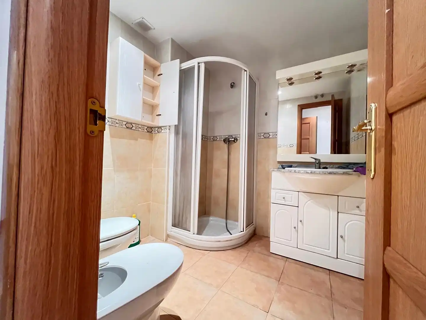 Badezimmer von Wohnung zum Verkauf in Los Navalmorales mit Klimaanlage und Heizung