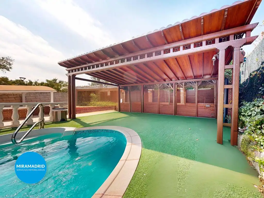 Piscina de Casa o chalet en venta en Altos de Jarama
