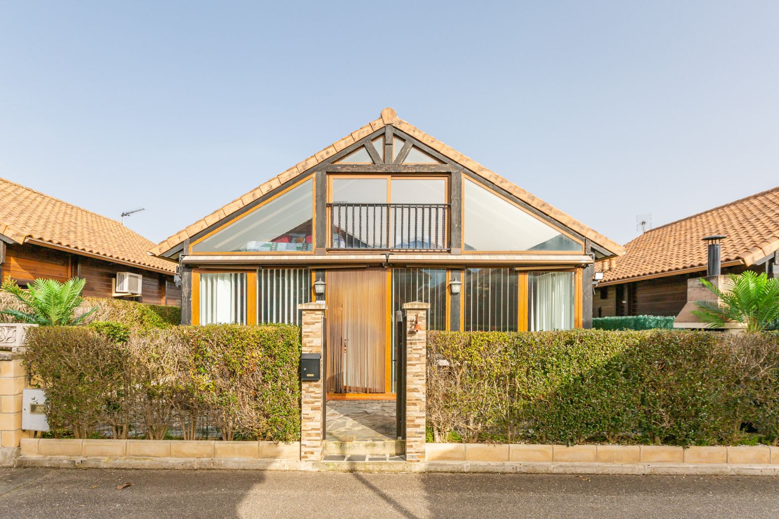 Vista exterior de Casa o chalet en venta en Ayegui / Aiegi con Aire acondicionado, Calefacción y Jardín privado