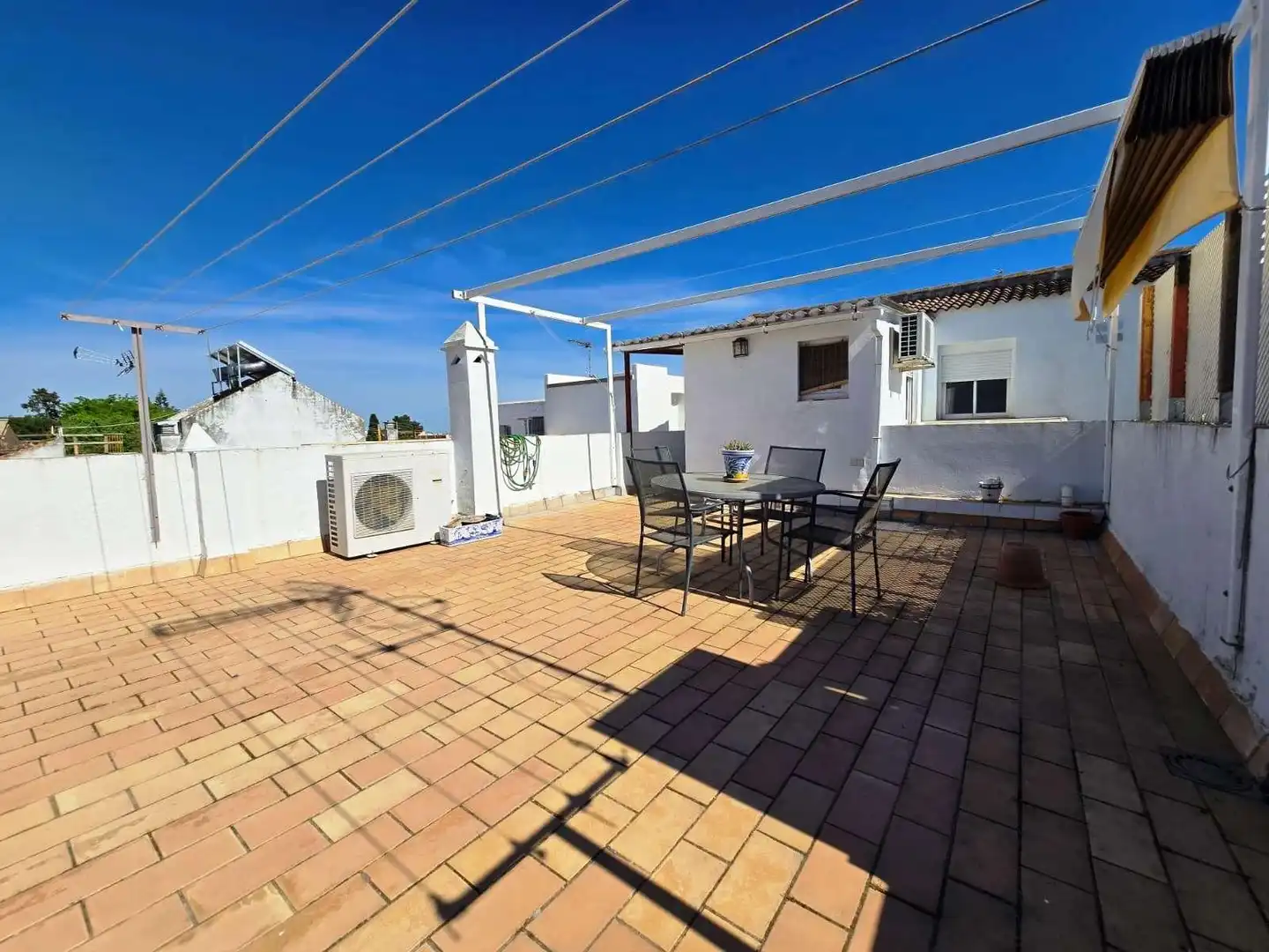 Terrassa de Casa o xalet en venda en Castilleja de la Cuesta amb Aire condicionat, Terrassa i Balcó