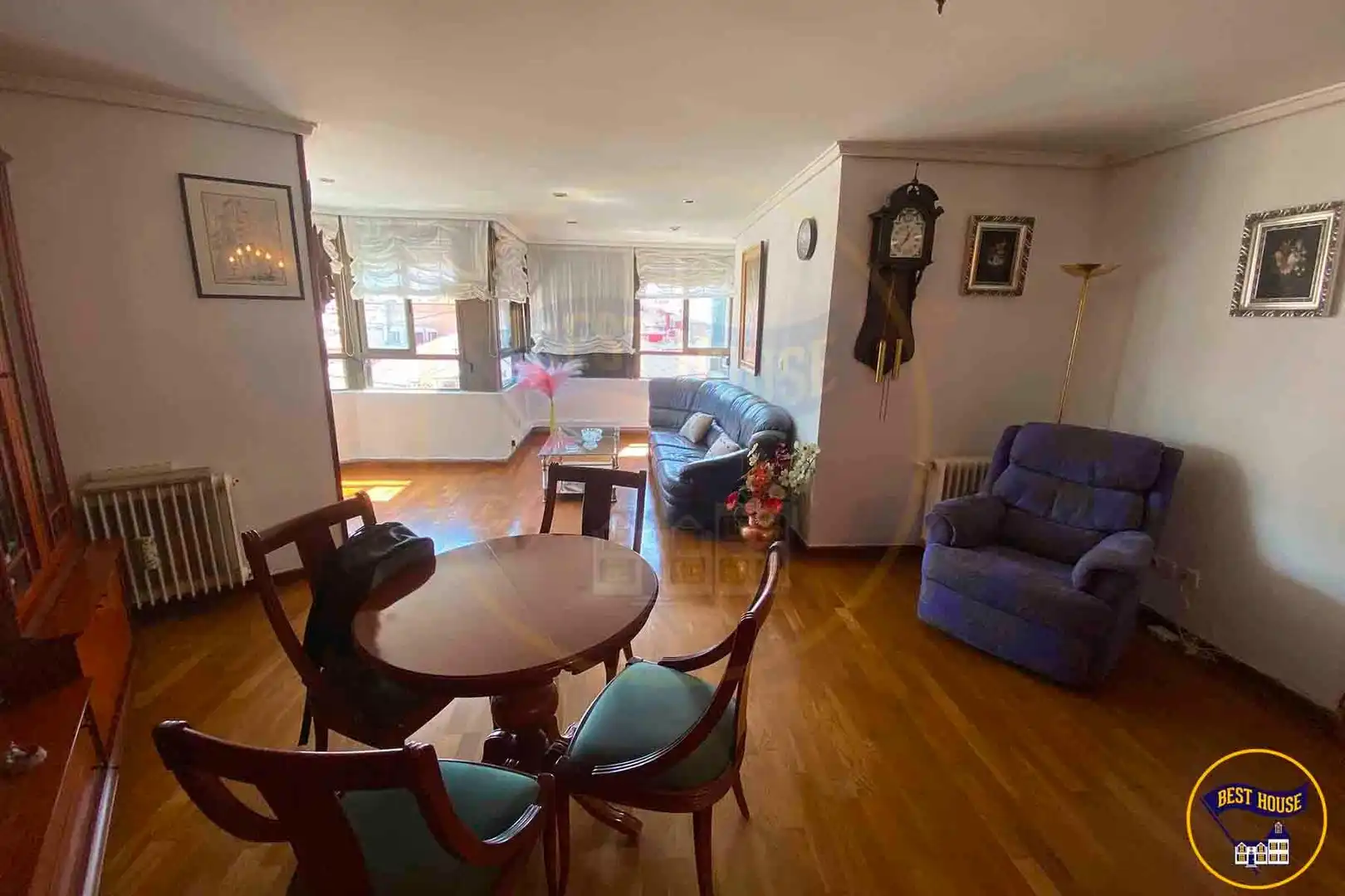Living room of Flat for sale in Cuenca  with Air Conditioner, Heating and Parquet flooring