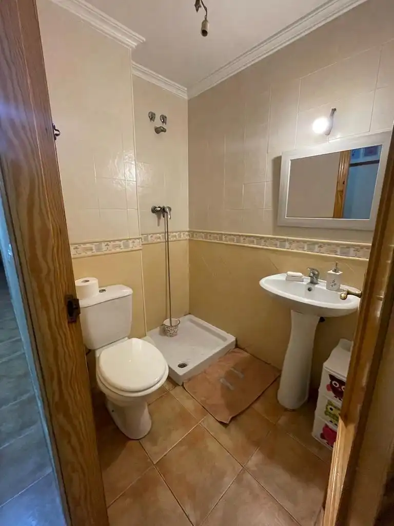 Baño de Planta baja en venta en El Pinós / Pinoso con Jardín privado y Amueblado