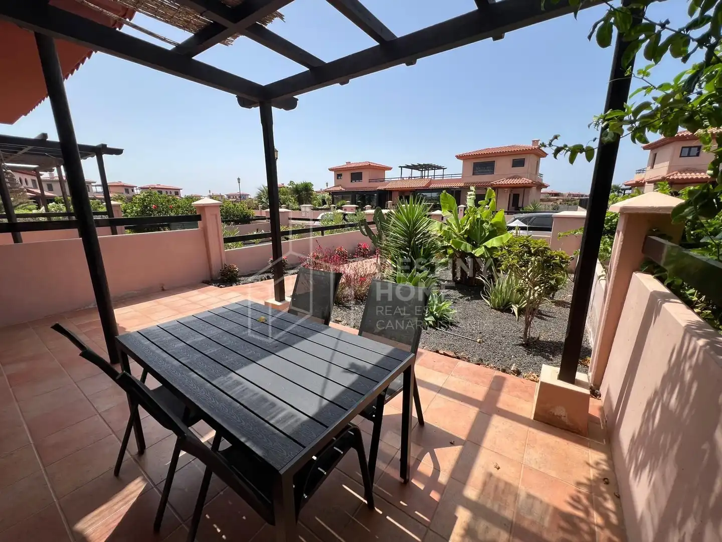 Terrassa de Casa adosada en venda en La Oliva amb Jardí privat, Terrassa i Moblat