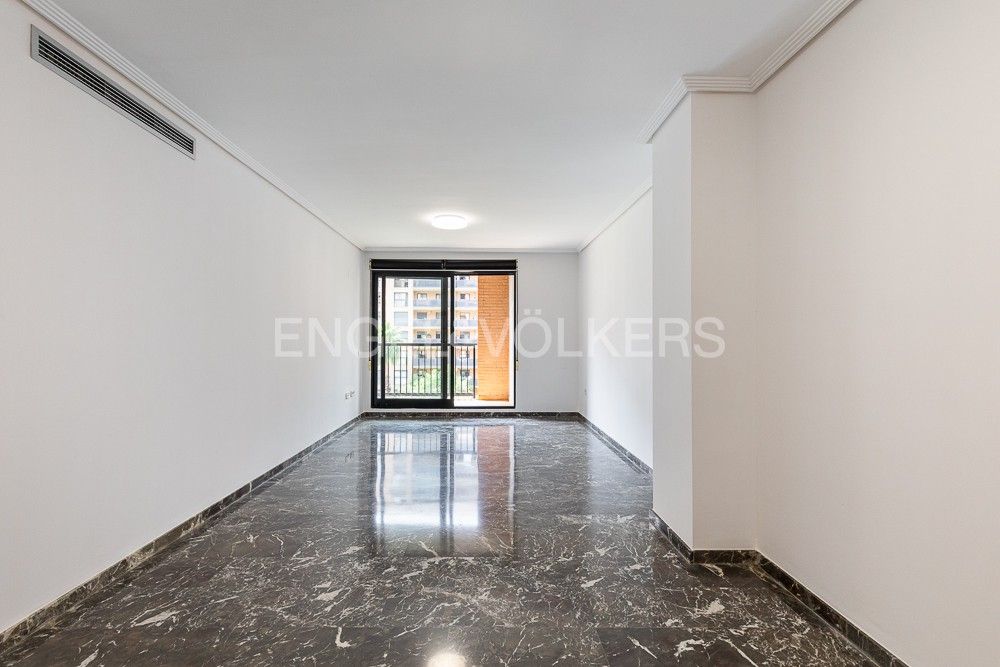 Apartament de lloguer en  Valencia Capital amb Aire condicionat, Calefacció i Terrassa