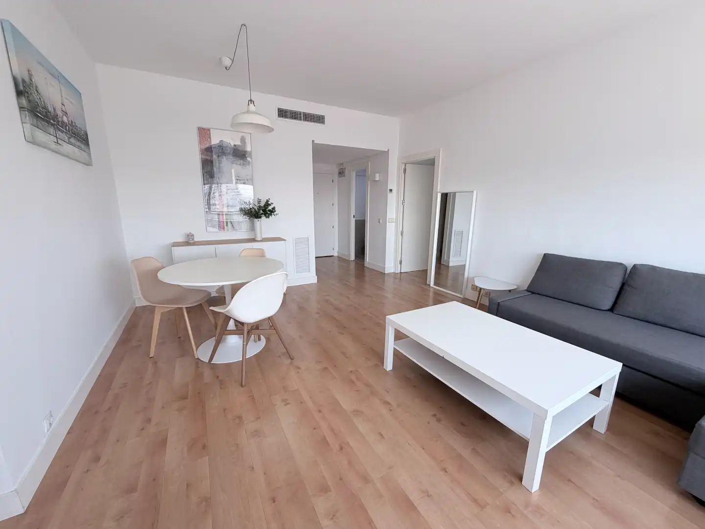 Sala de estar de Apartamento de alquiler en Madrid con Aire acondicionado, Calefacción y Parquet