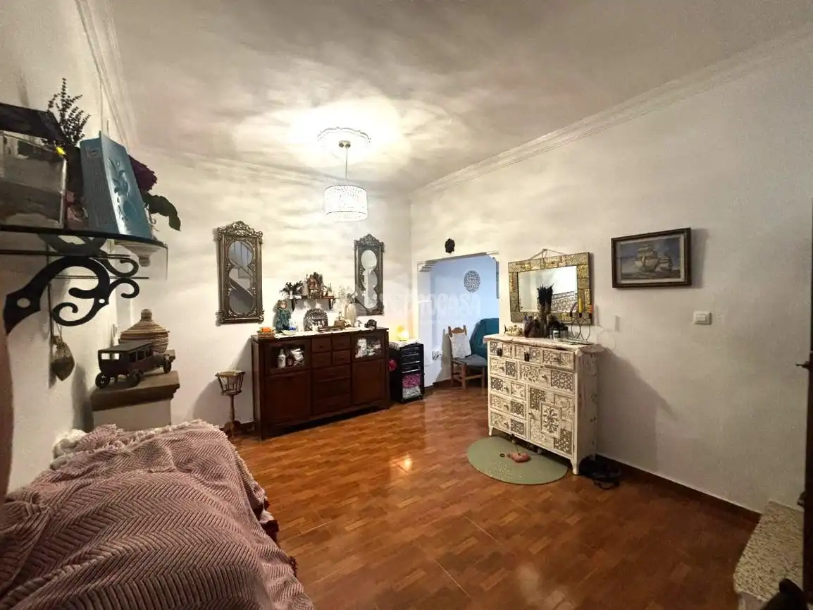 Casa aparellada amb terrassa en venda a Los Palacios y Villafranca, imagen 13