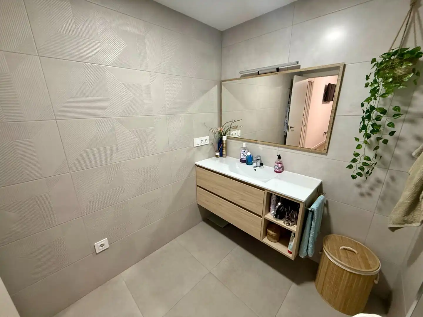 Baño de Piso en venta en Torrevieja con Calefacción, Terraza y Amueblado