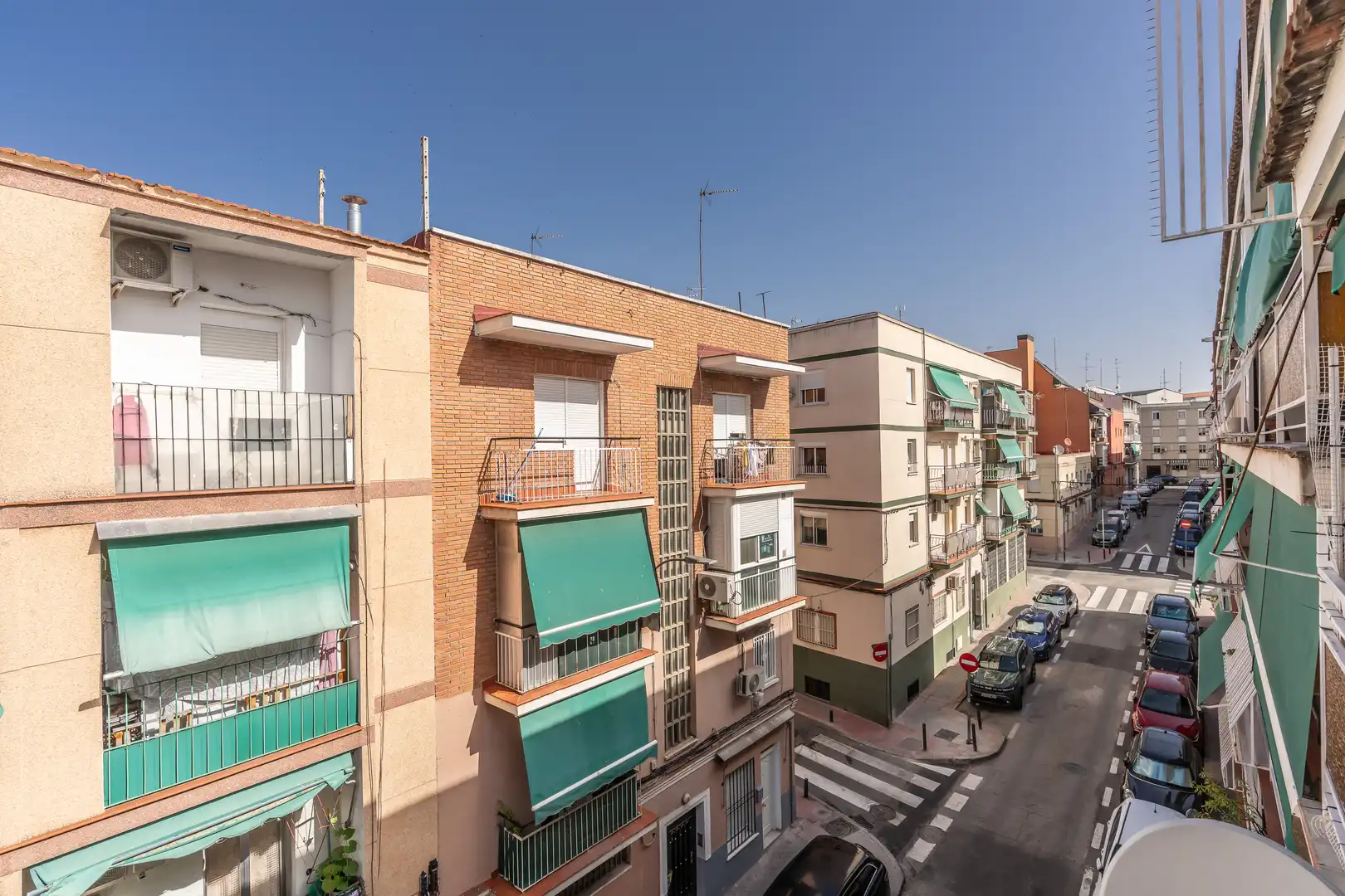 Vista exterior de Piso en venta en Madrid con Calefacción y Terraza