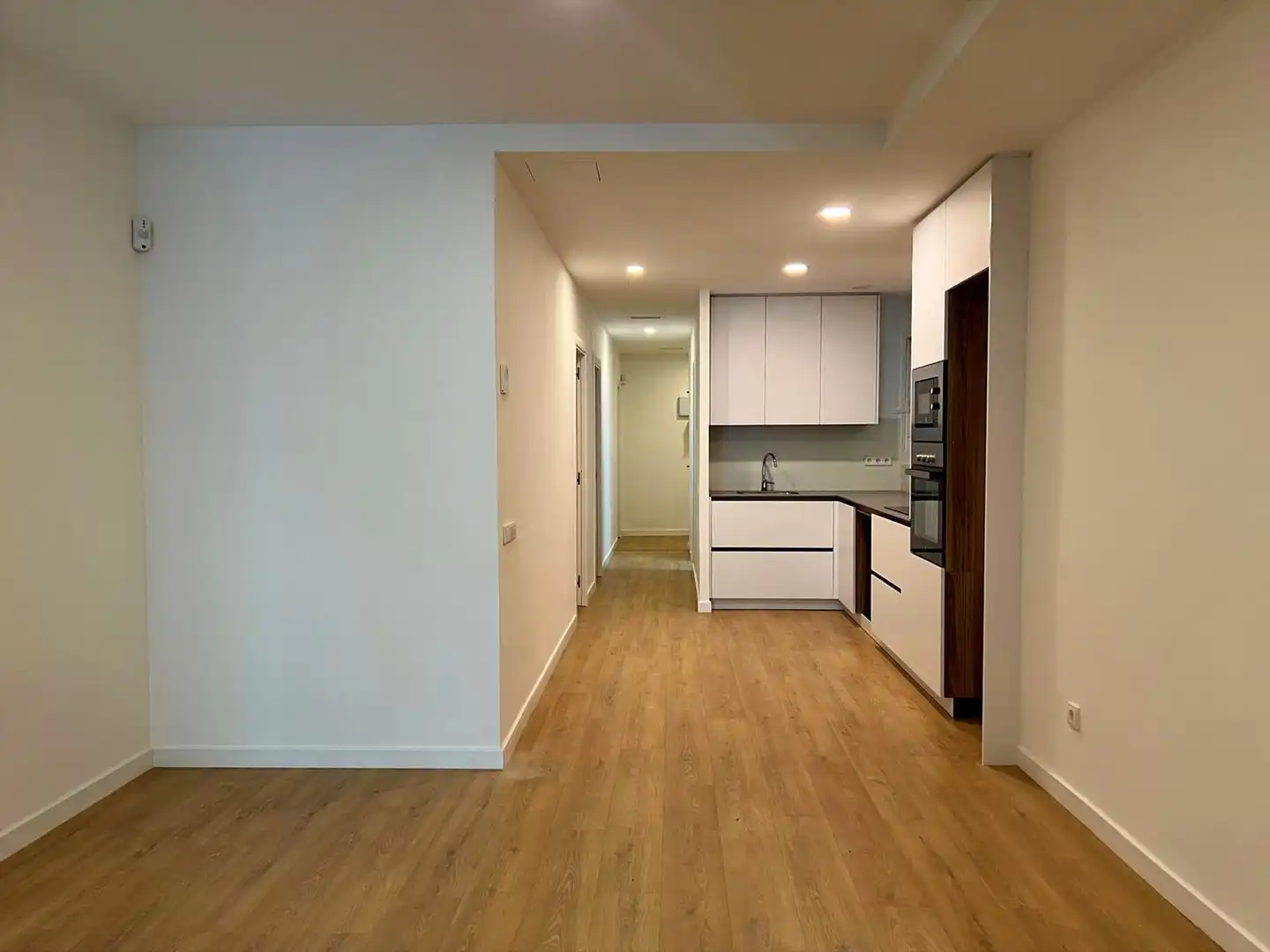 Wohnung zum Verkauf in Barcelona mit Klimaanlage, Heizung und Parkett