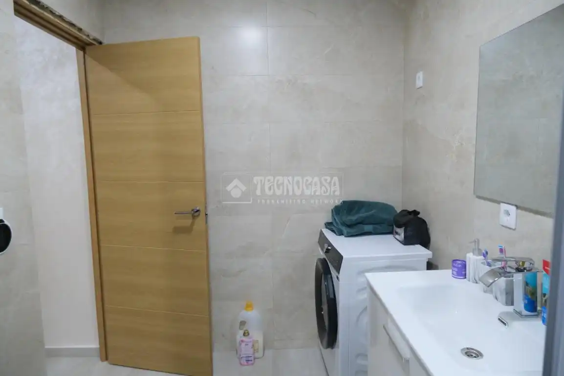 Baño de Casa adosada en venta en Sevilla con Alarma