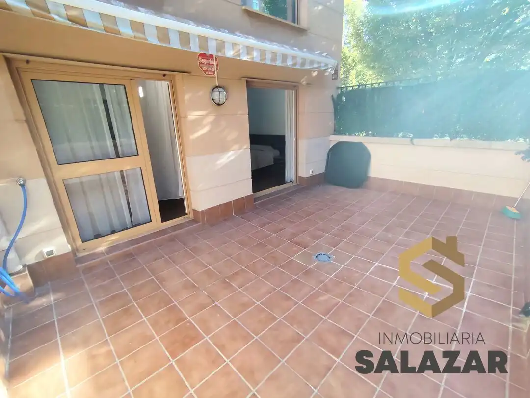 Flat with garden for sale in Auntzetxeta Kalea