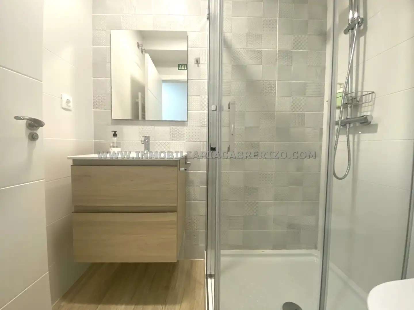 Bathroom of Flat for sale in  Pamplona / Iruña  with Heating, Furnished and Oven