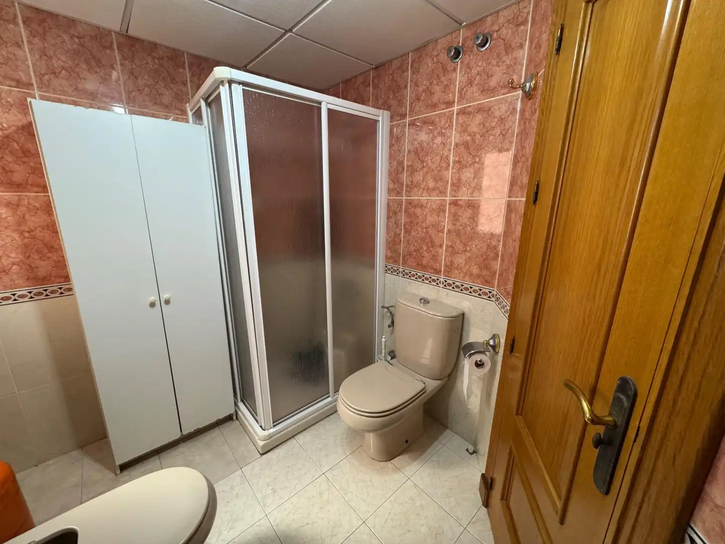 Bathroom of Flat for sale in Almería  with Air Conditioner and Storage room