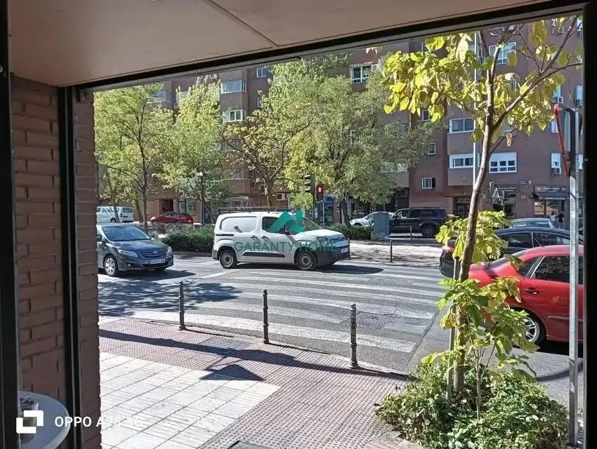 Vista exterior de Local de lloguer en Alcorcón amb Aire condicionat i Moblat