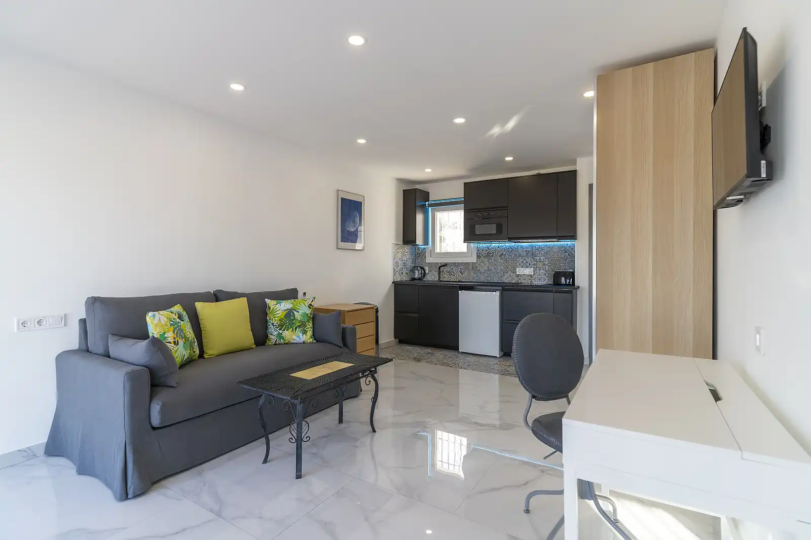 Living room of Houses for sale in Benalmádena  with Air Conditioner, Terrace and Swimming Pool