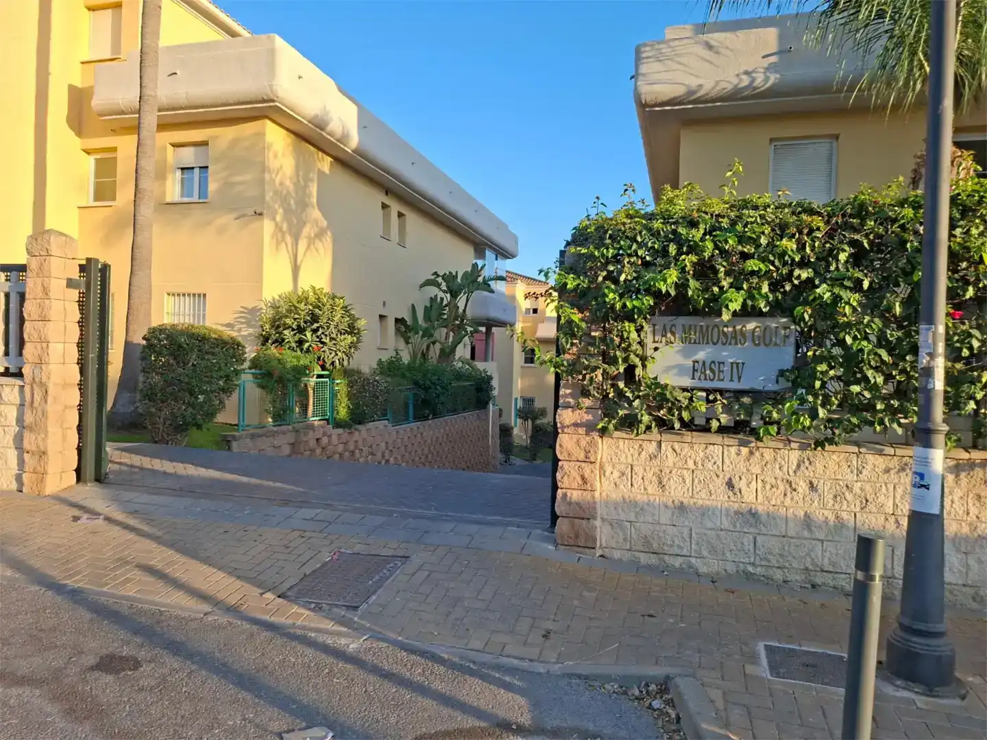 Vista exterior de Garaje de alquiler en Marbella