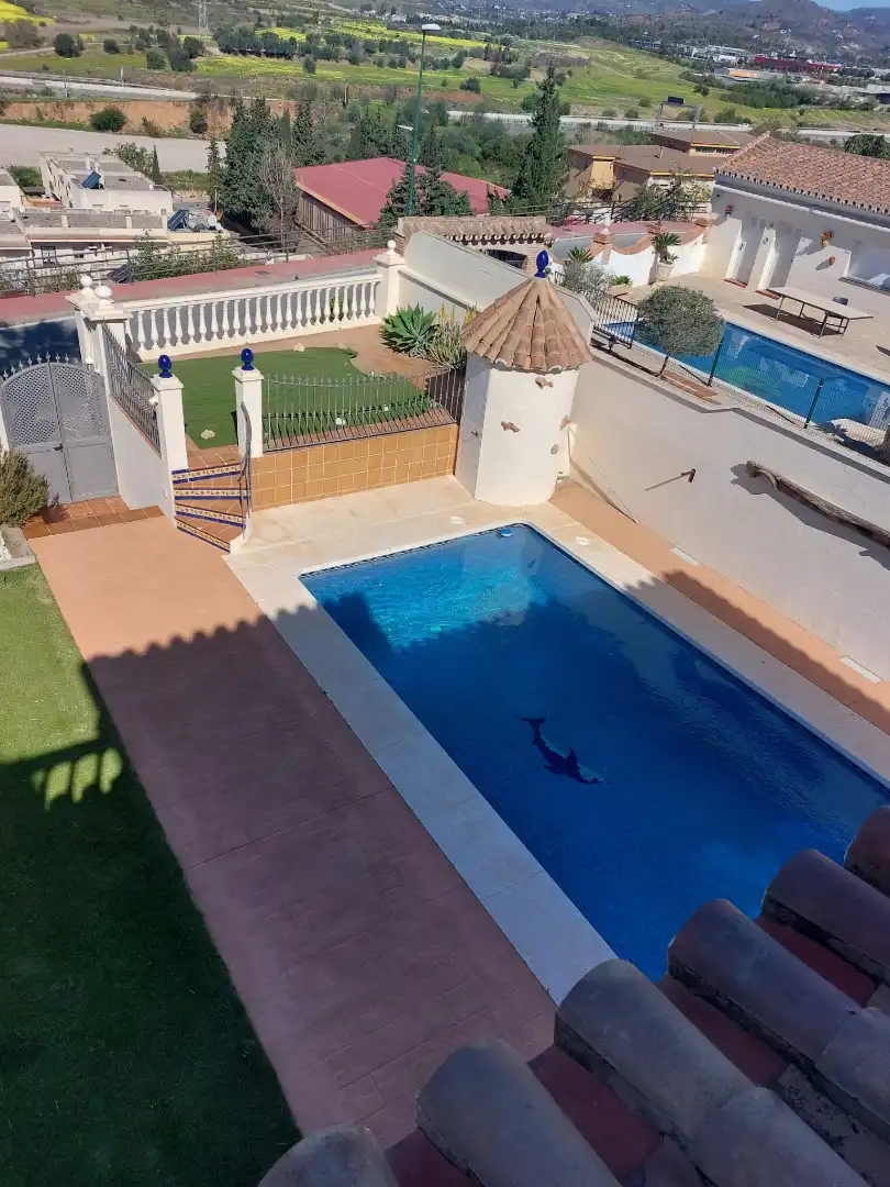 Piscina de Casa o chalet en venta en Málaga con Aire acondicionado, Jardín privado y Piscina