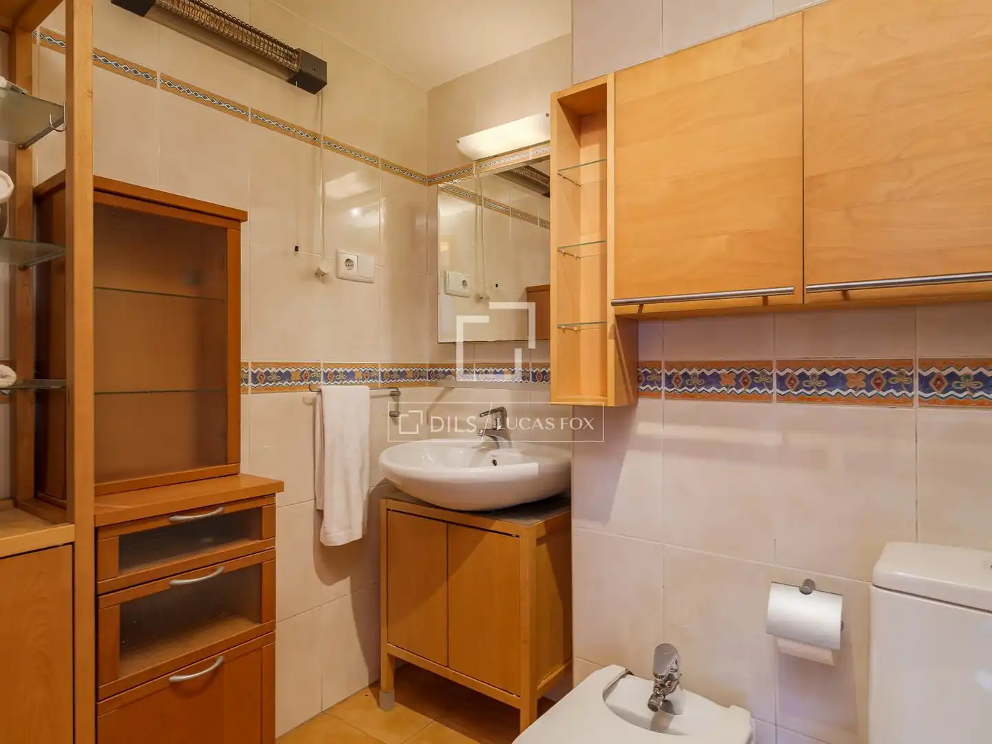 Baño de Piso de alquiler en Barcelona con Aire acondicionado, Calefacción y Amueblado