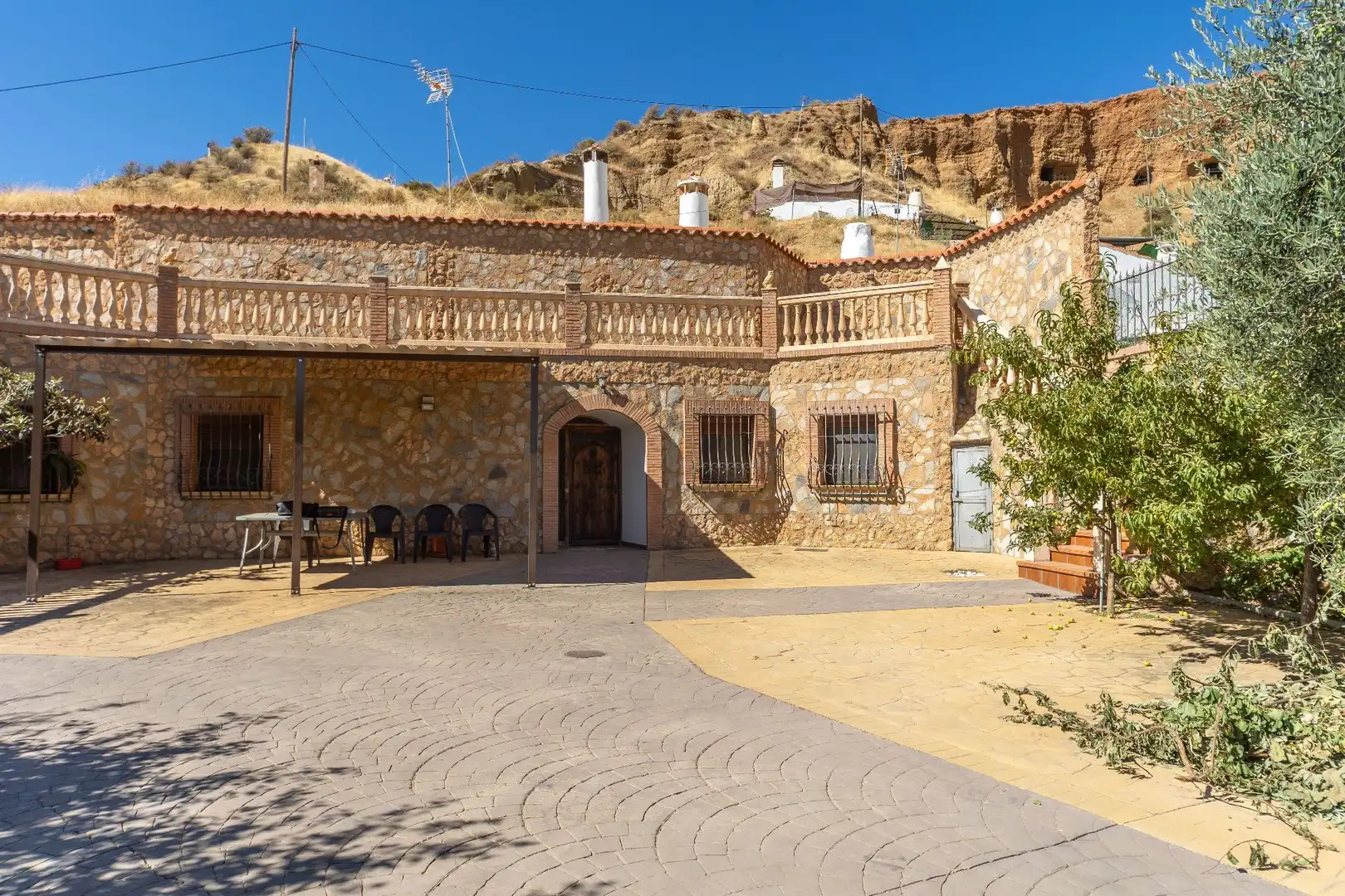 Exterior view of Country homes for sale in Guadix  with Terrace, Storage room and Furnished