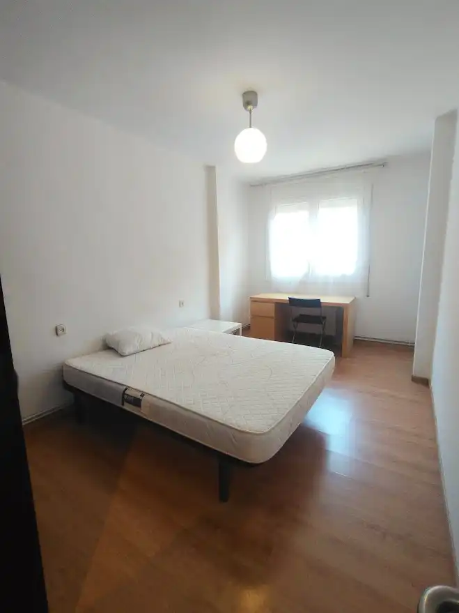 Schlafzimmer von Wohnung zur Miete in Lleida mit Heizung, Möbliert und Ofen