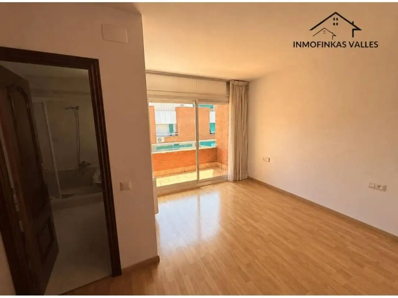Dormitori de Casa adosada en venda en Parets del Vallès amb Aire condicionat, Calefacció i Jardí privat