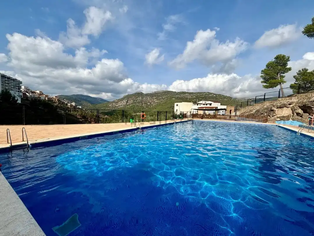 Piscina de Piso en venta en Llucena / Lucena del Cid con Jardín privado, Trastero y Balcón