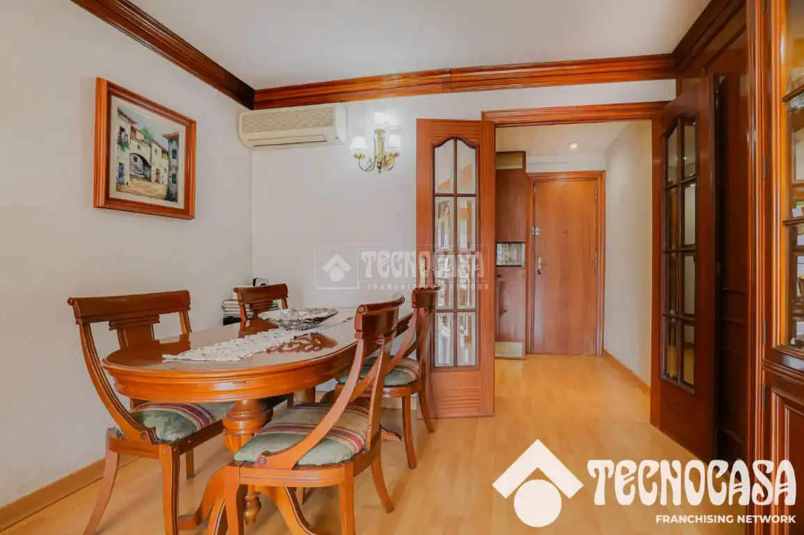 Comedor de Piso en venta en Santa Coloma de Gramenet