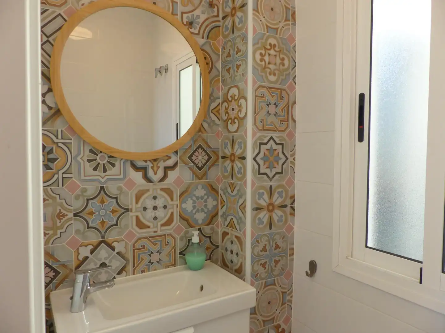 Bathroom of Flat for sale in Chipiona  with Air Conditioner, Terrace and Furnished
