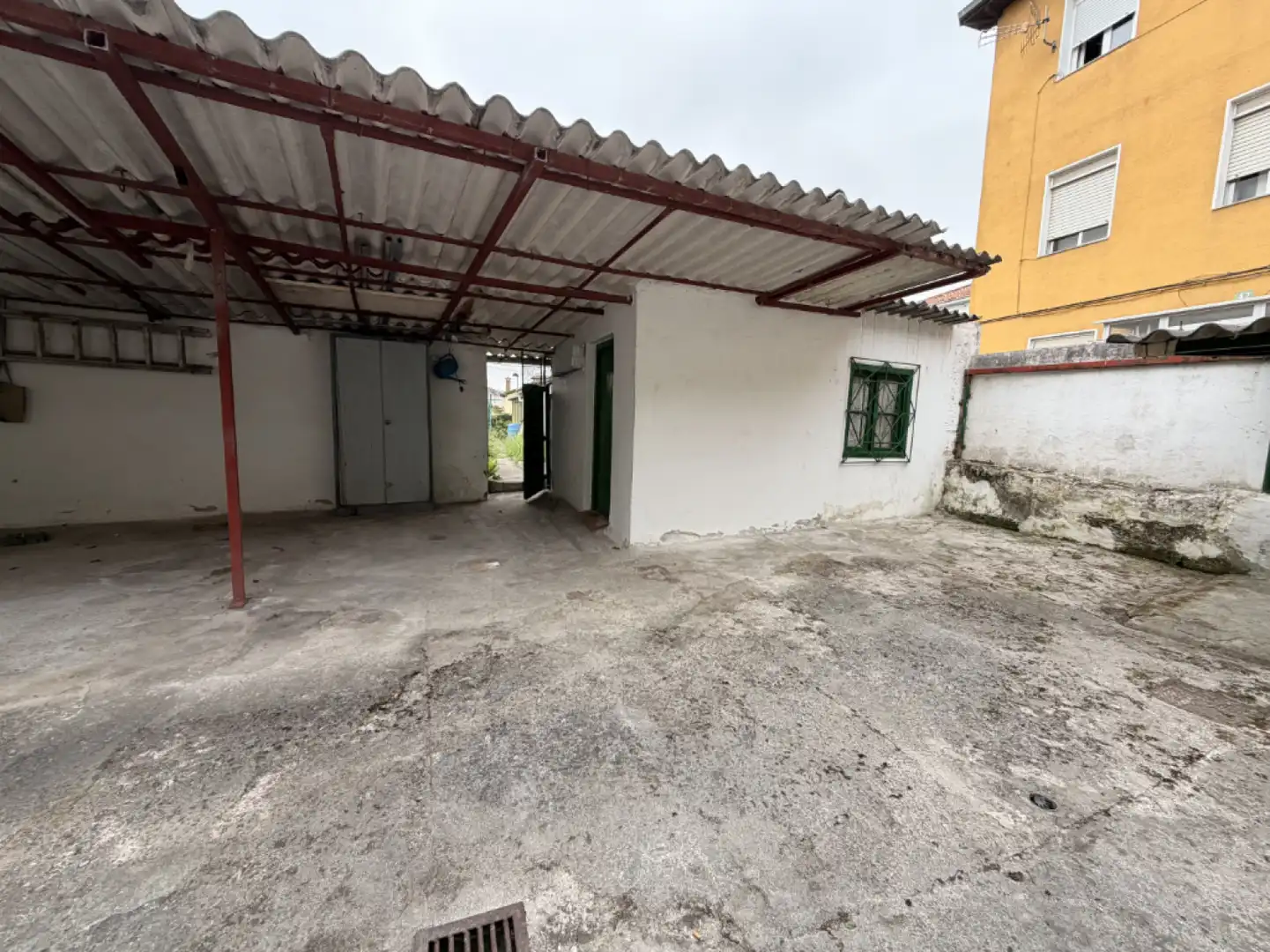 Vista exterior de Residencial en venta en Torrelavega 