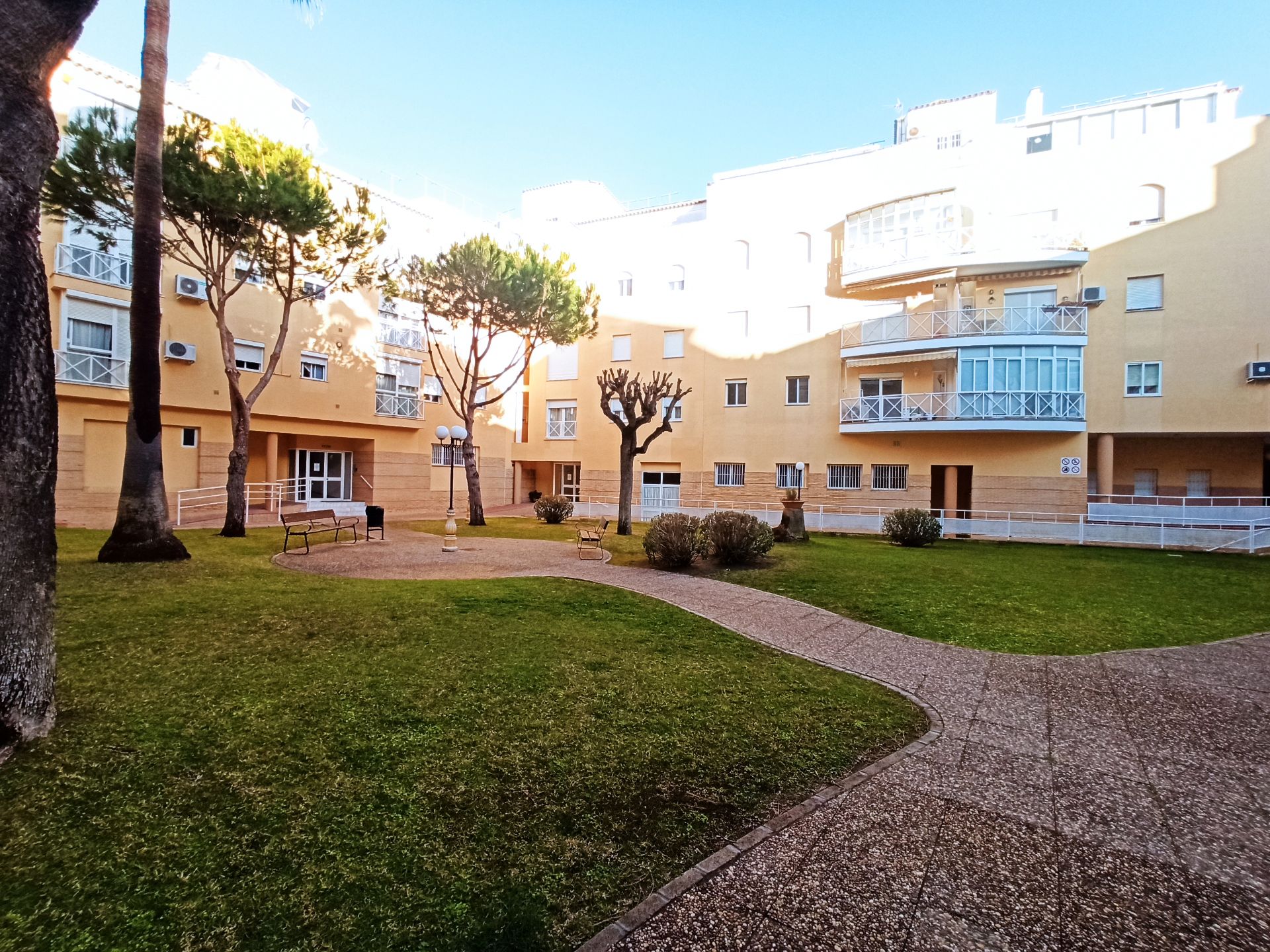 Vista exterior de Pis en venda en El Puerto de Santa María amb Aire condicionat, Calefacció i Terrassa